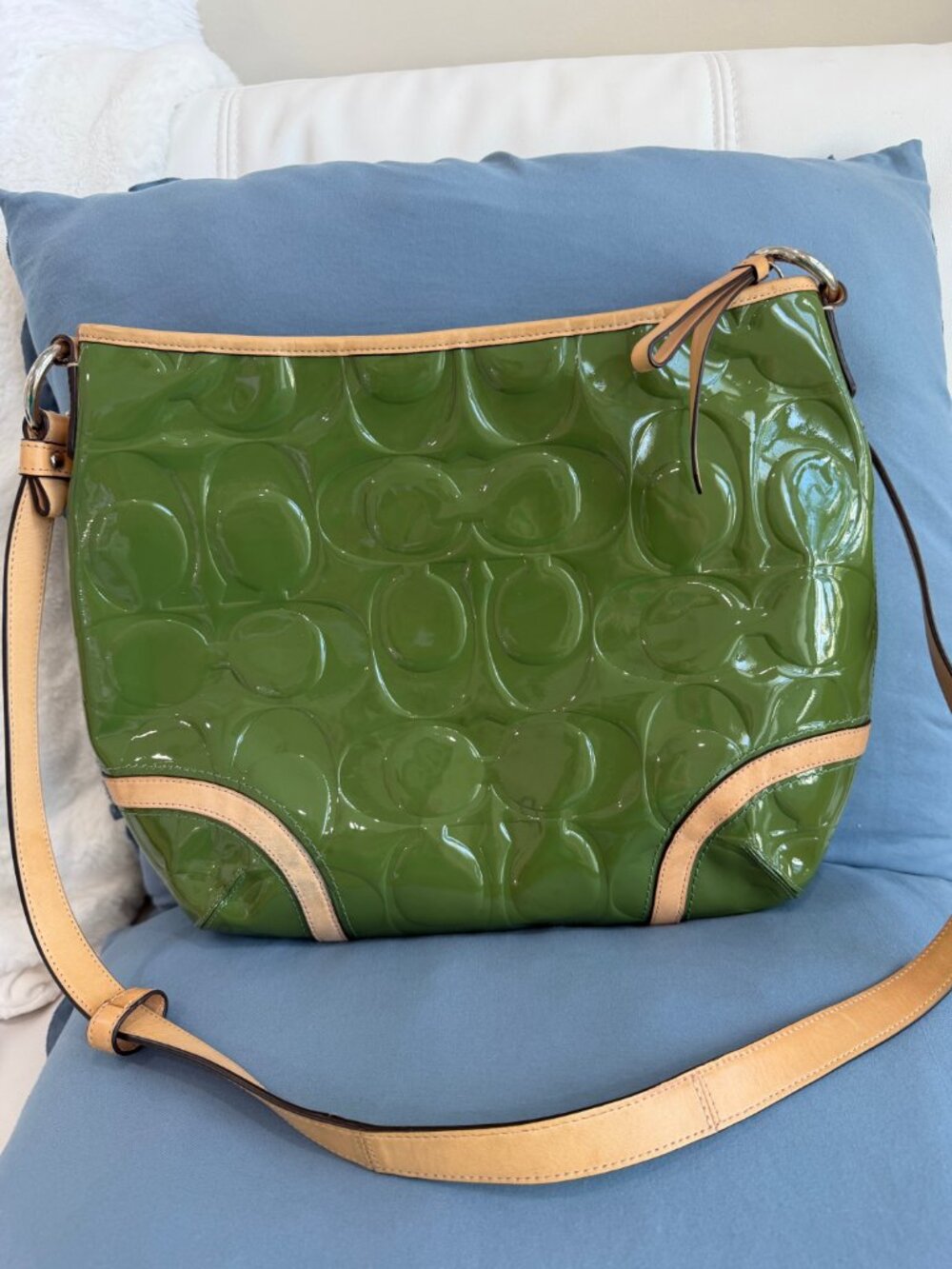Coach - Peyton Embossed Patent Convertible Hobo - Picture 3 of 11